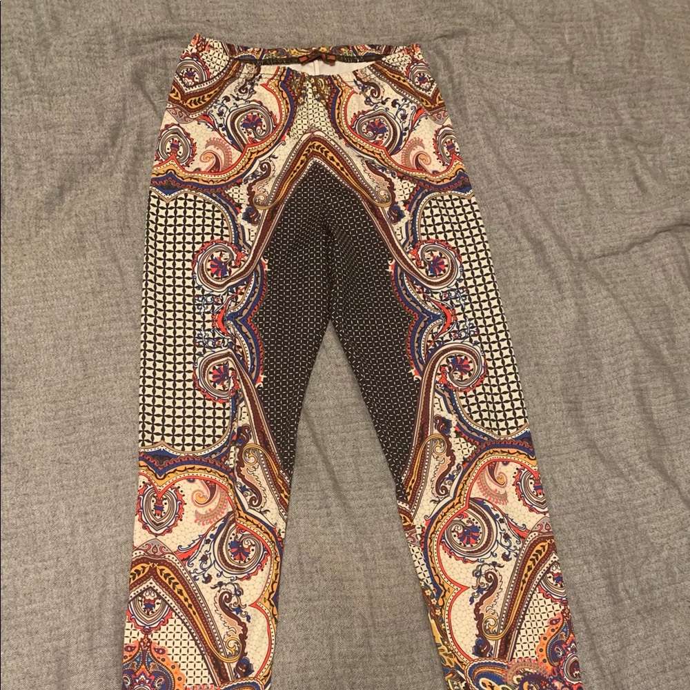 ISLE by Melis Kozan, size S, geo pattern leggings